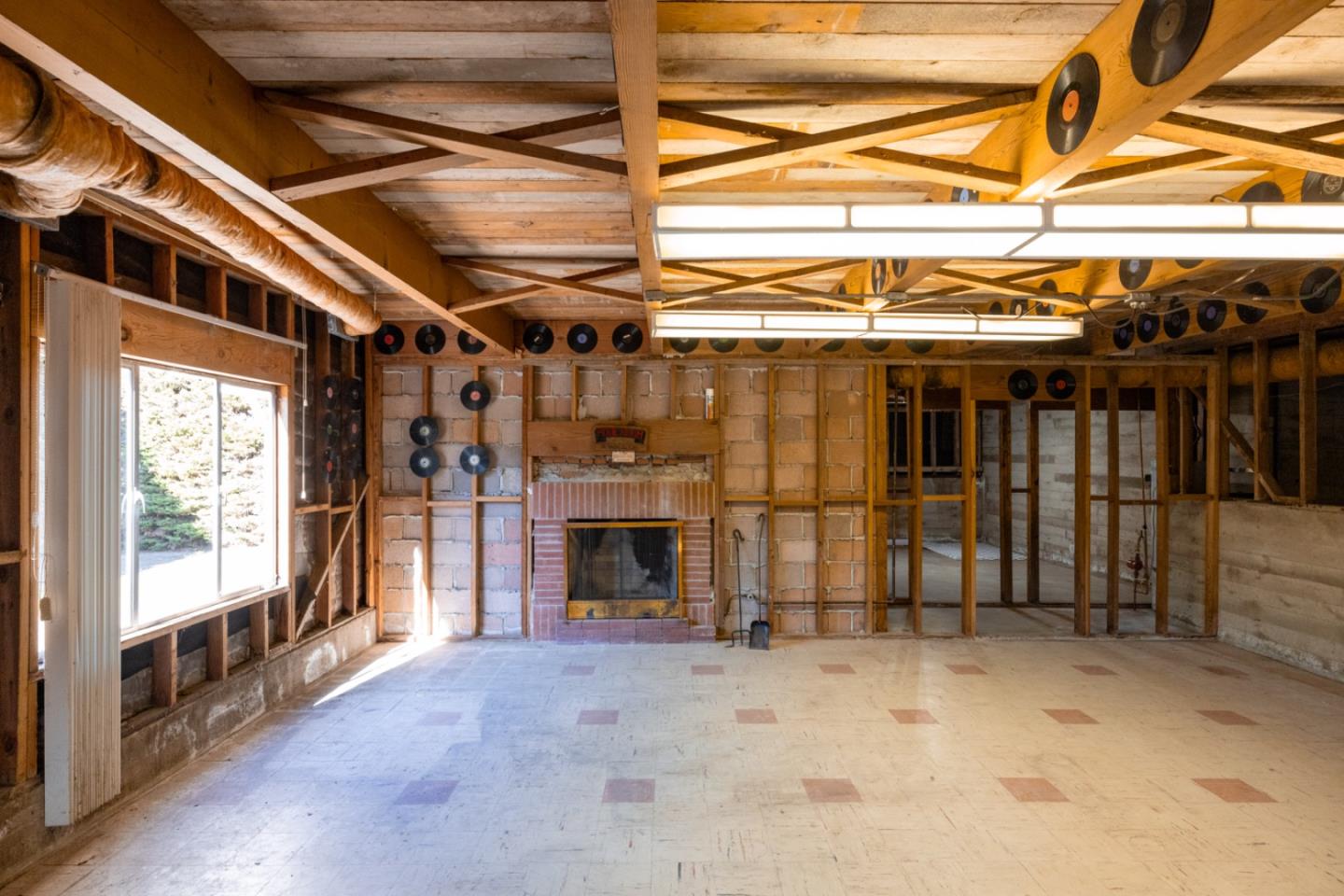 2828 Forest Hill BLVD