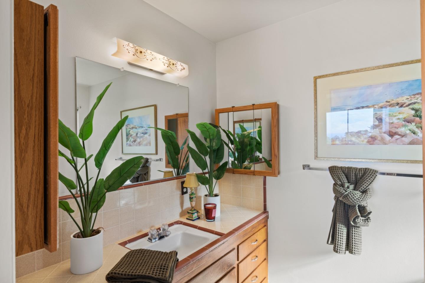 2828 Forest Hill BLVD