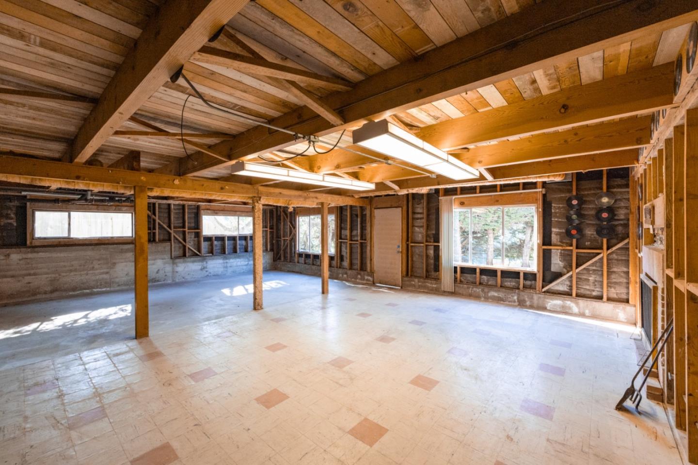 2828 Forest Hill BLVD