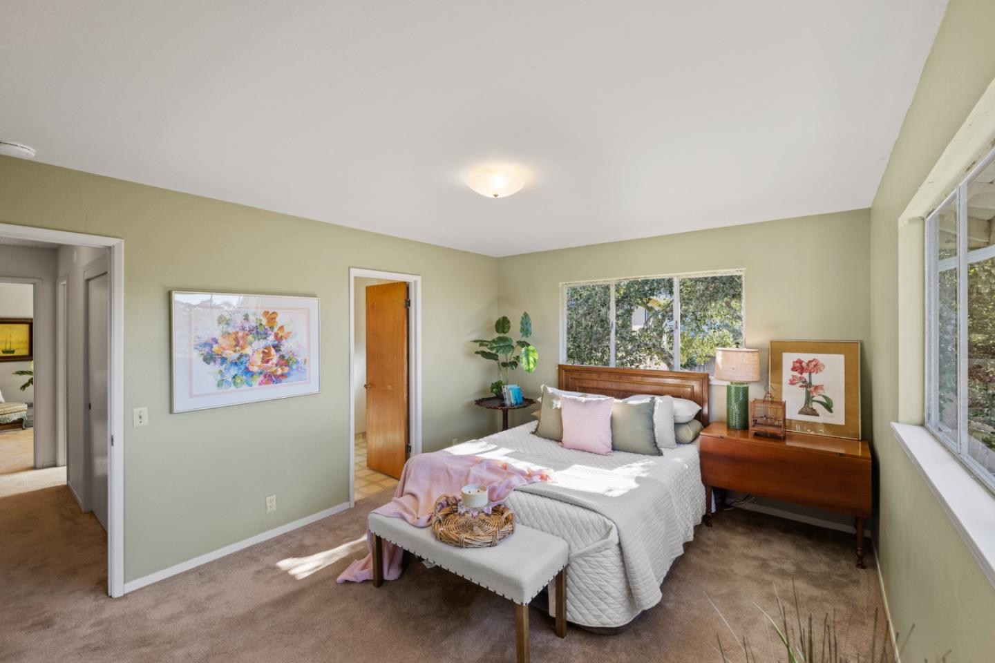 2828 Forest Hill BLVD