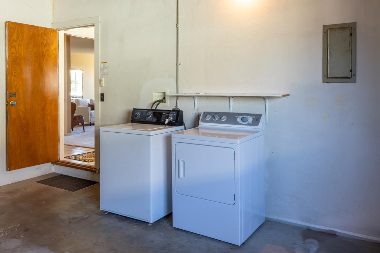 2828 Forest Hill BLVD