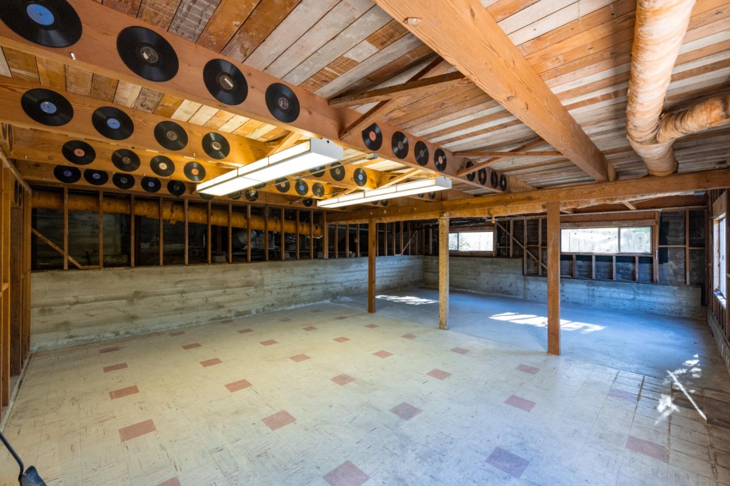 2828 Forest Hill BLVD