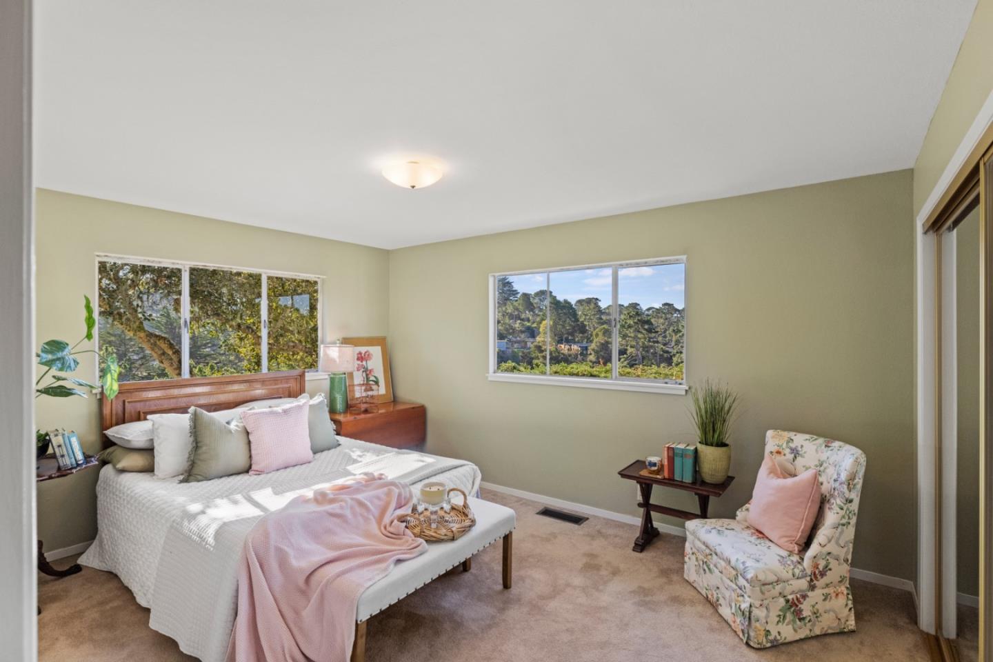 2828 Forest Hill BLVD