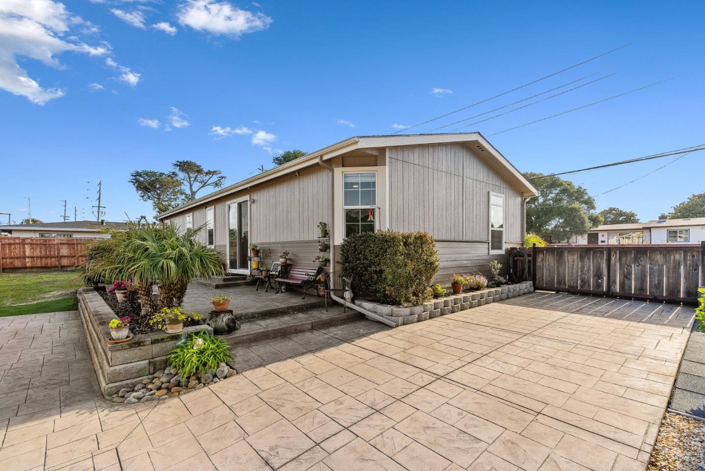 541 Casanova AVE