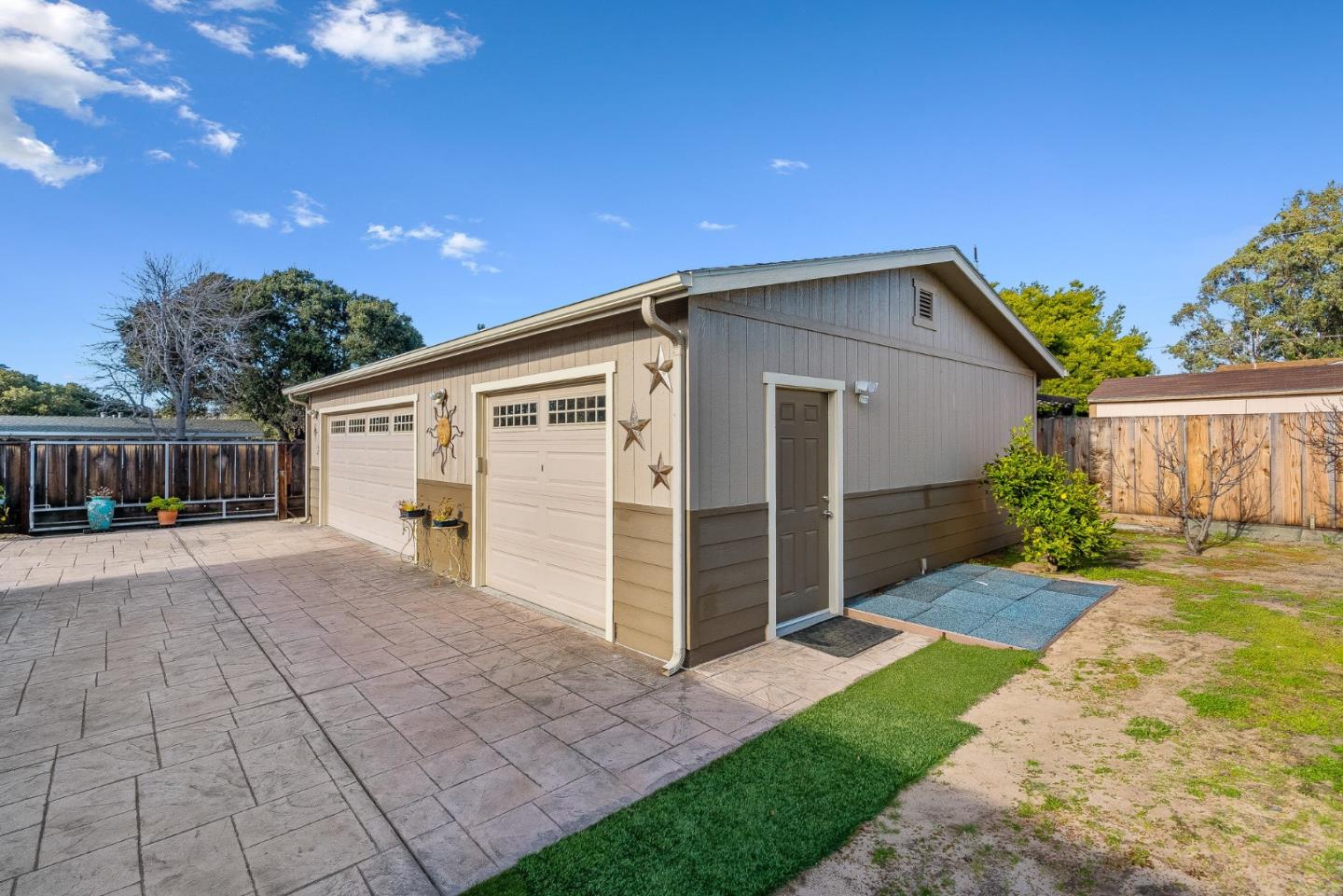541 Casanova AVE