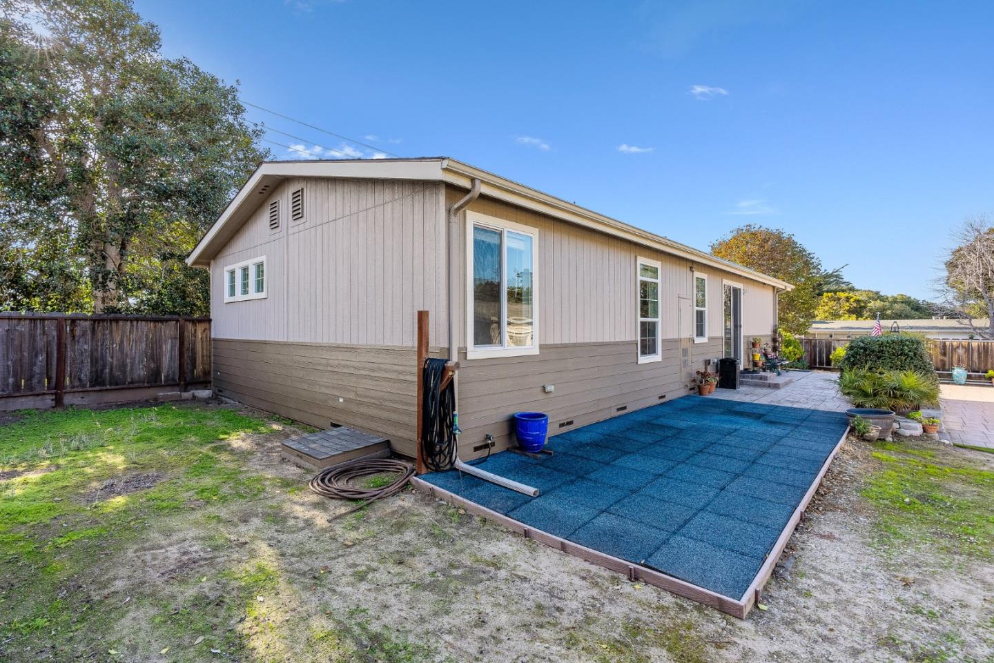 541 Casanova AVE