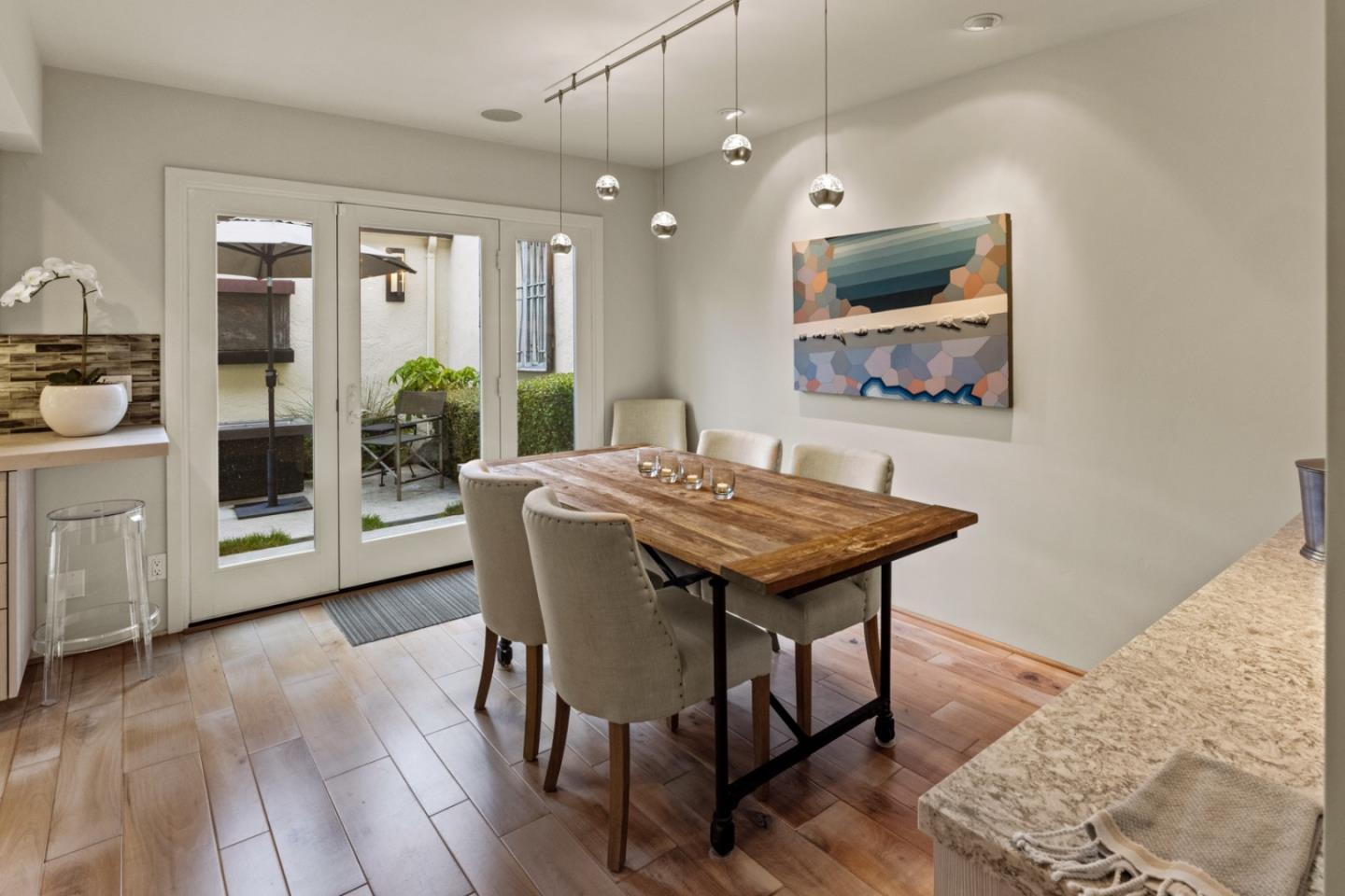 1007 Brentwood Court