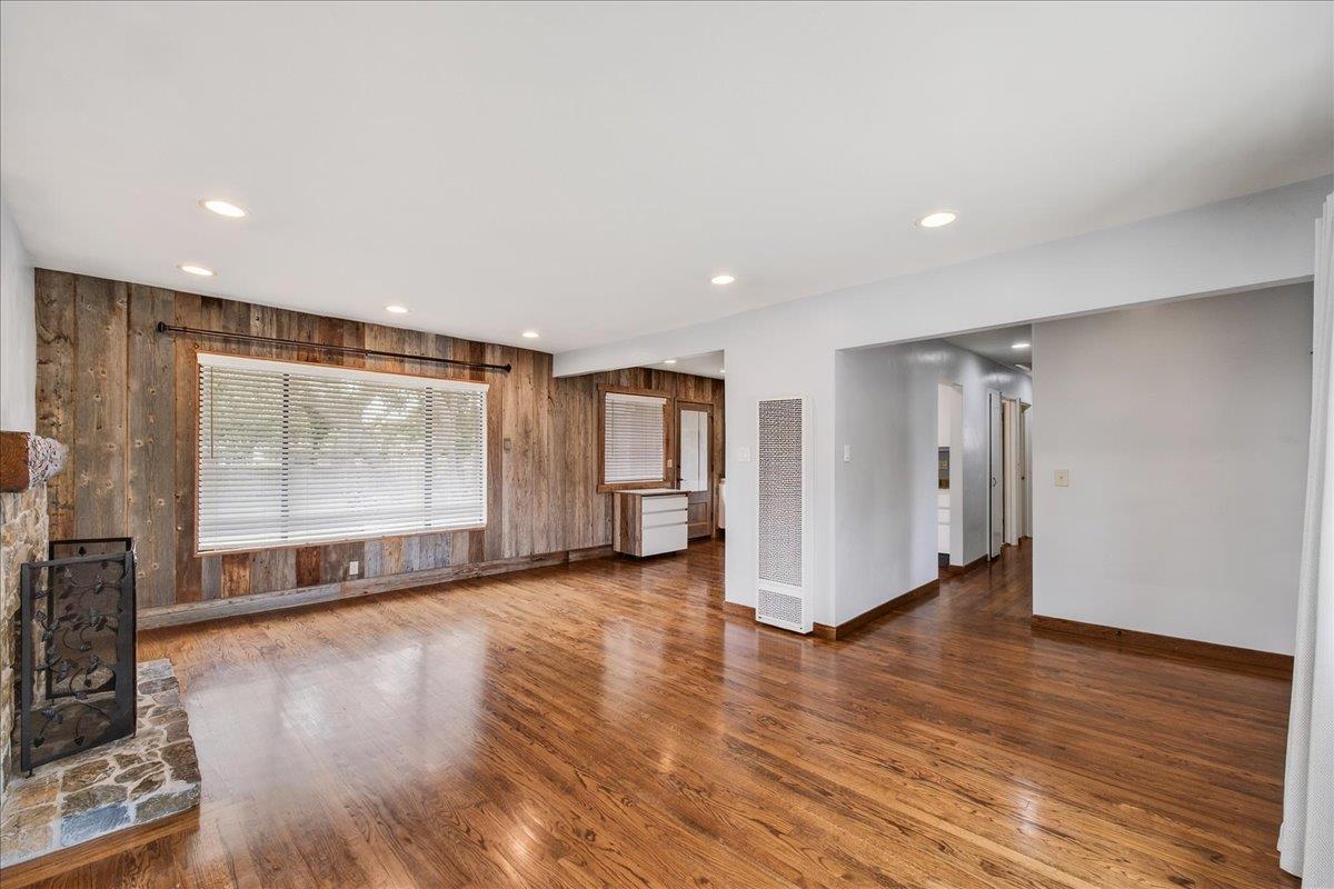 712 Sunset Drive