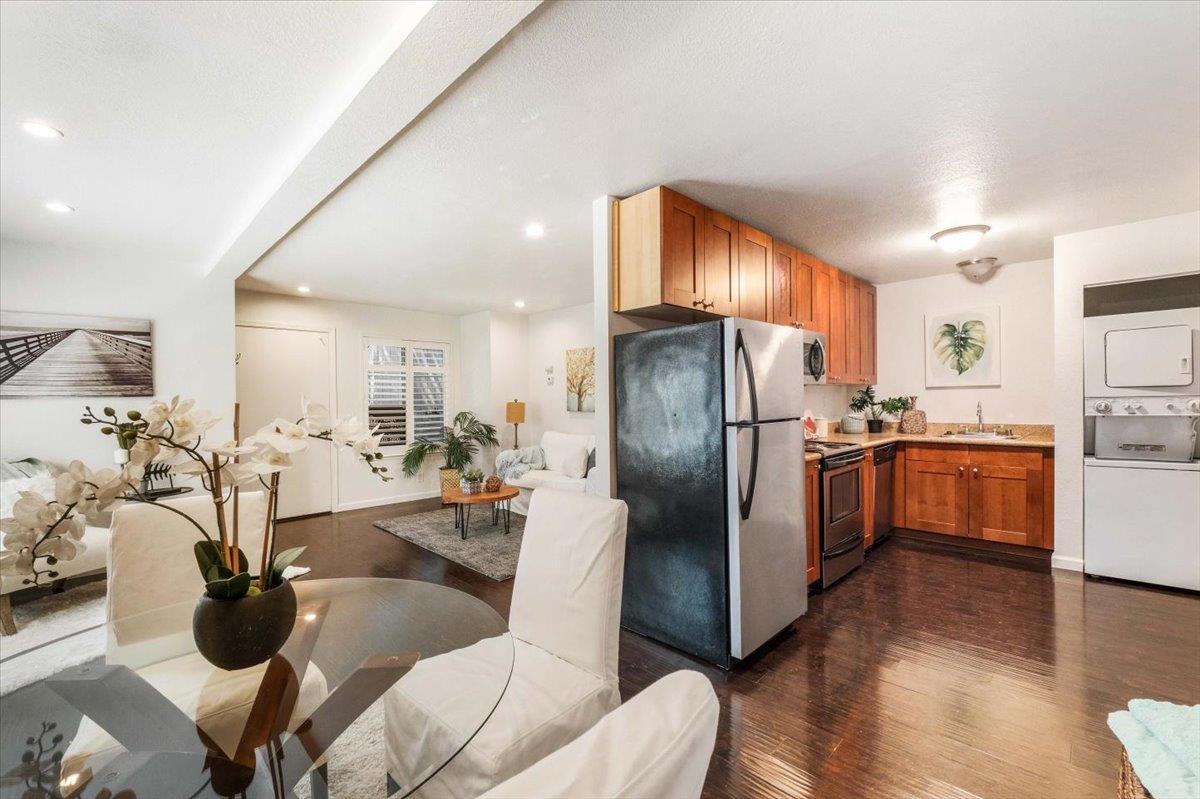 820 Casanova Avenue 33