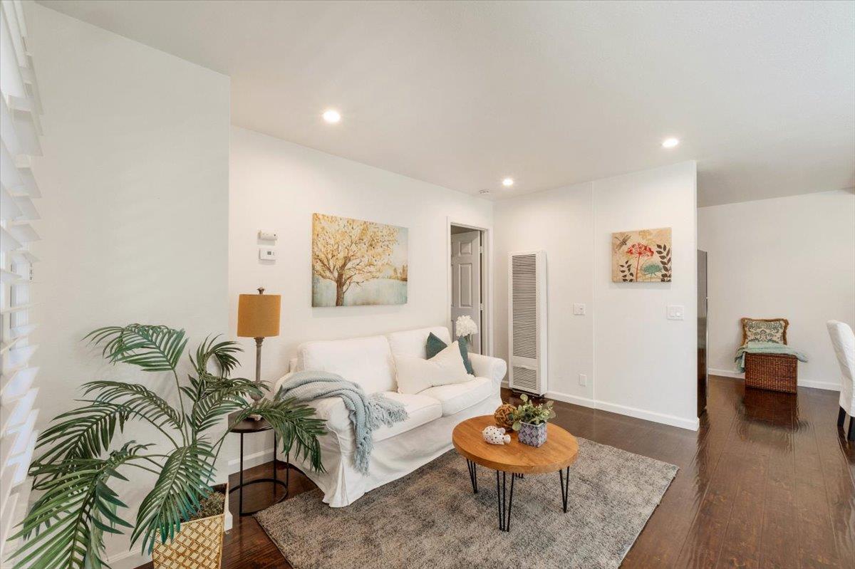 820 Casanova Avenue 33