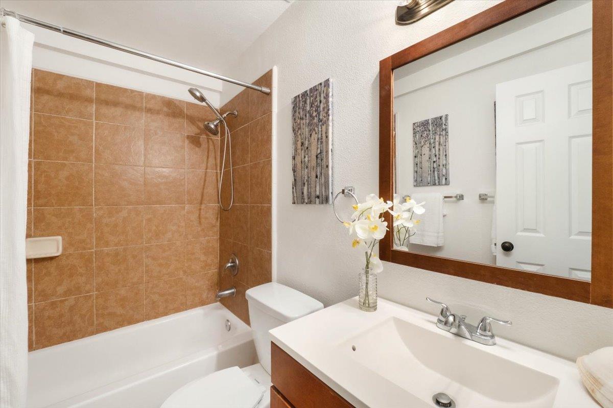 820 Casanova Avenue 33