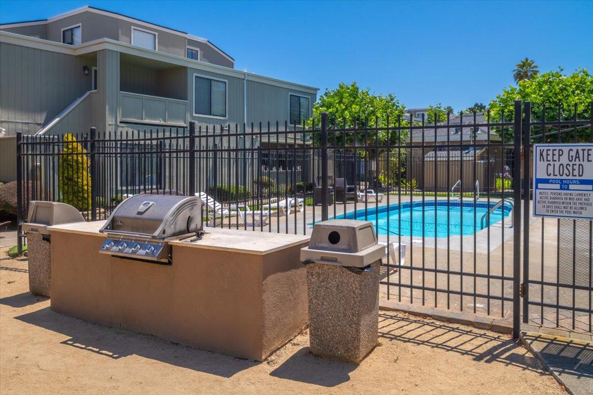 820 Casanova Avenue 33