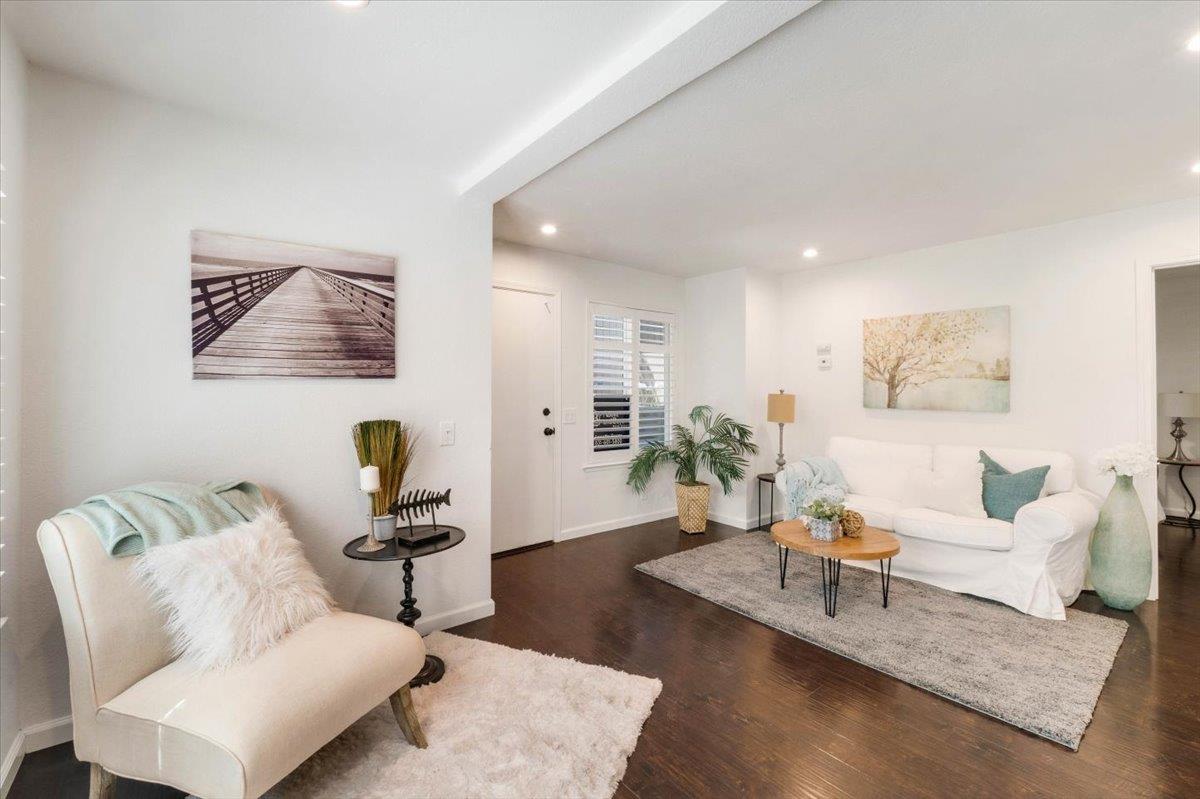 820 Casanova Avenue 33