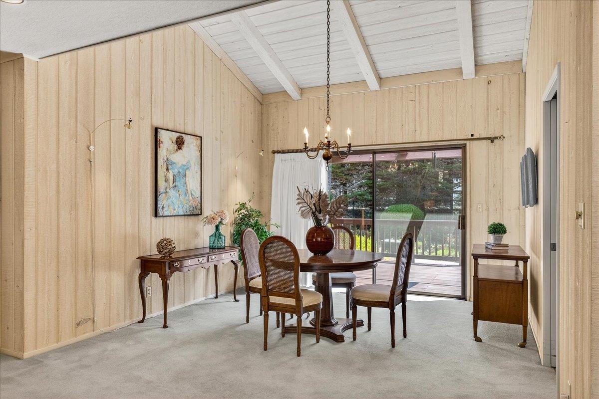 3037 Strawberry Hill Road