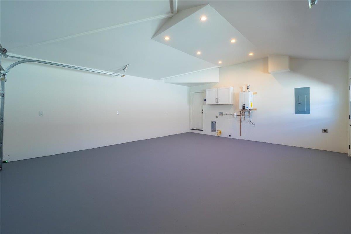 2828 Forest Hill Boulevard