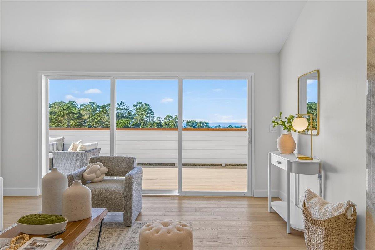 2828 Forest Hill Boulevard