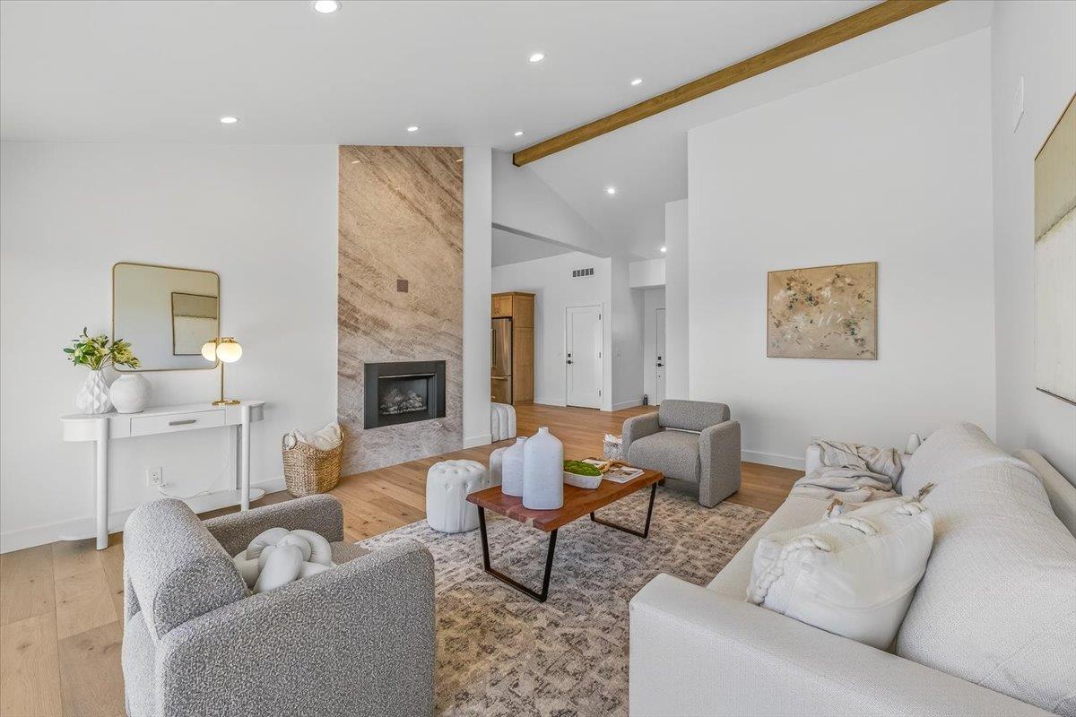 2828 Forest Hill Boulevard