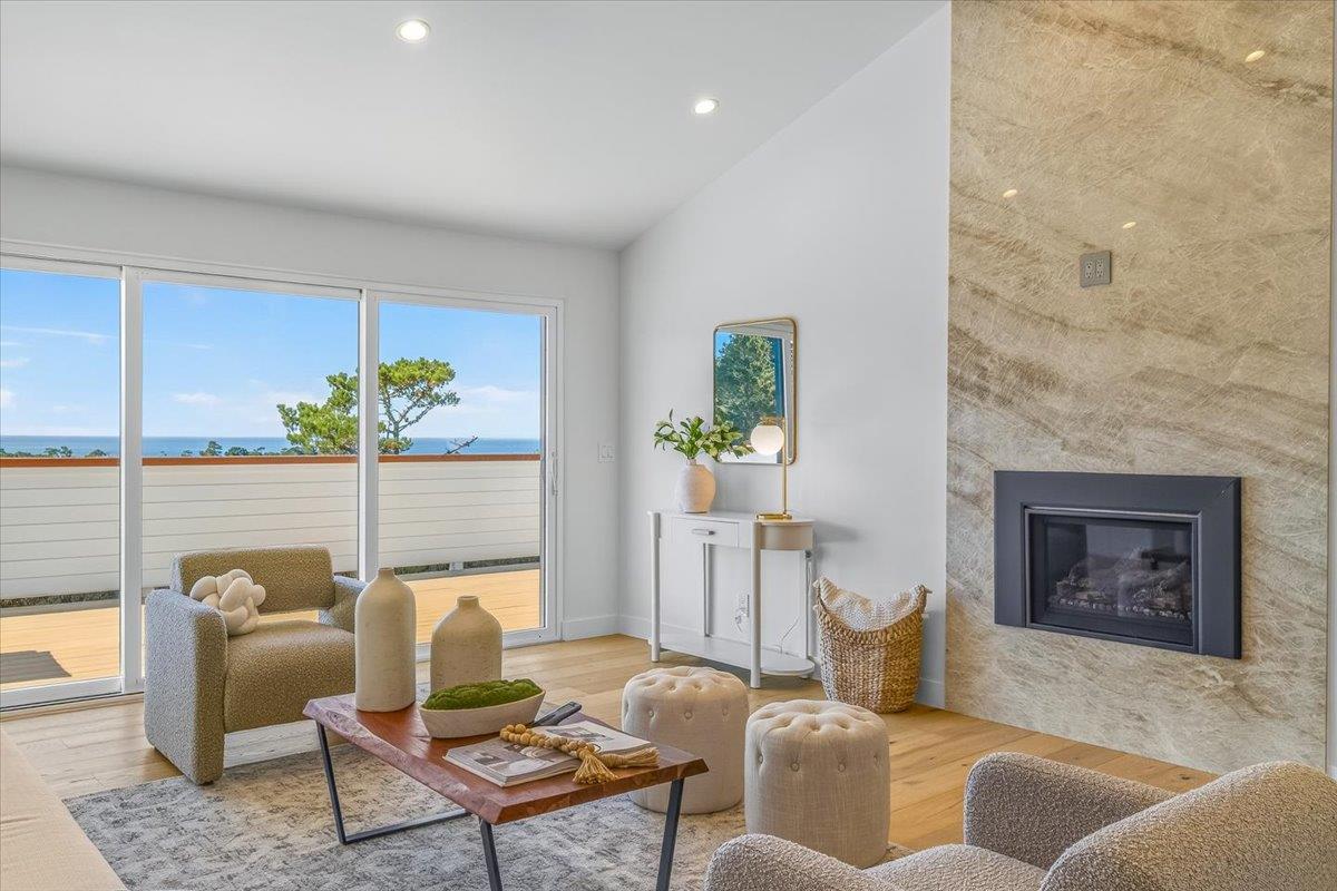 2828 Forest Hill Boulevard