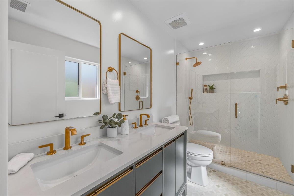 2828 Forest Hill Boulevard