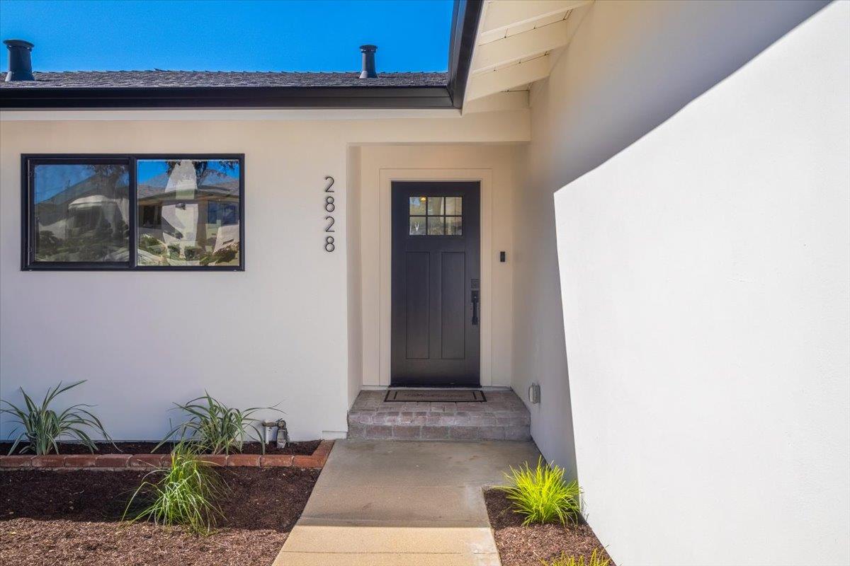 2828 Forest Hill Boulevard