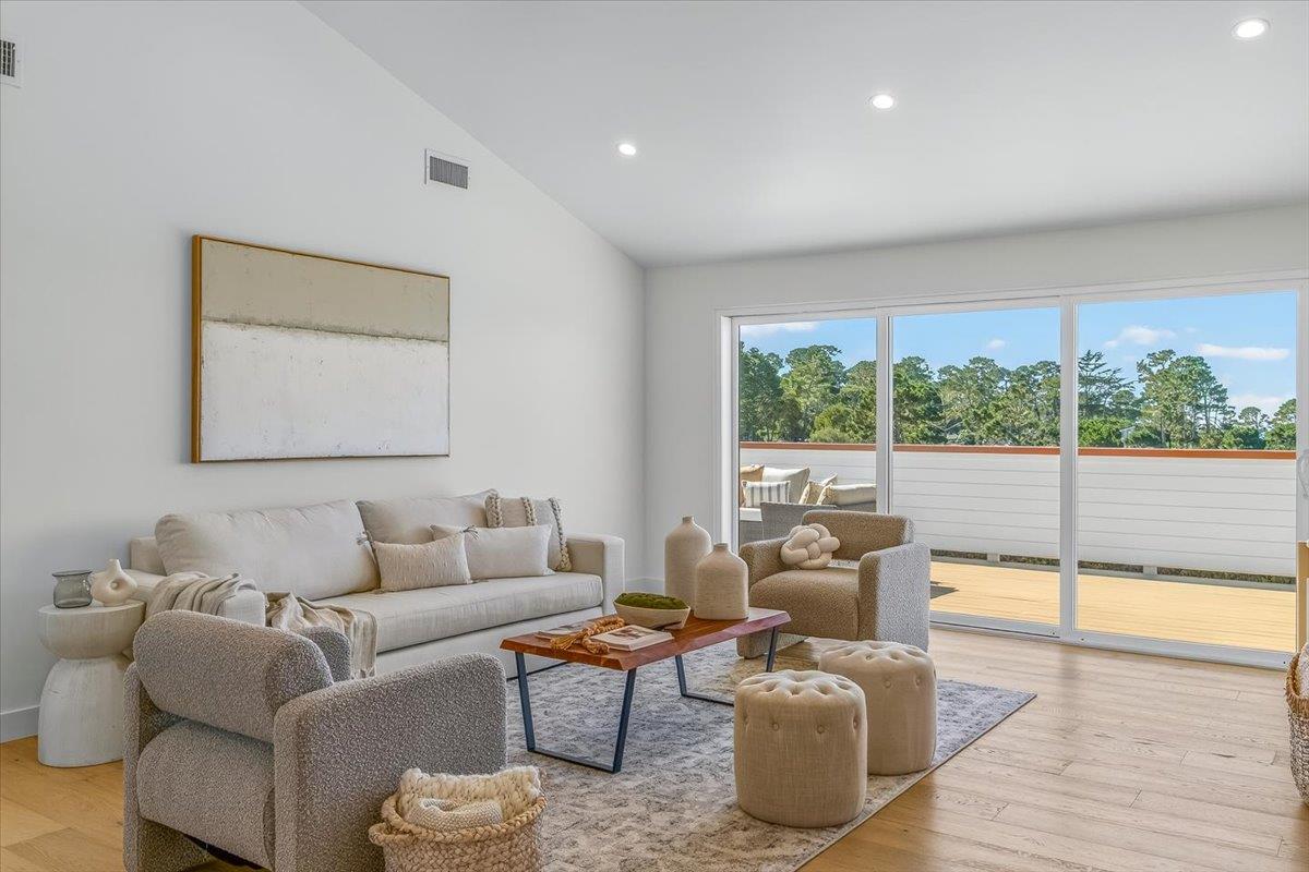 2828 Forest Hill Boulevard