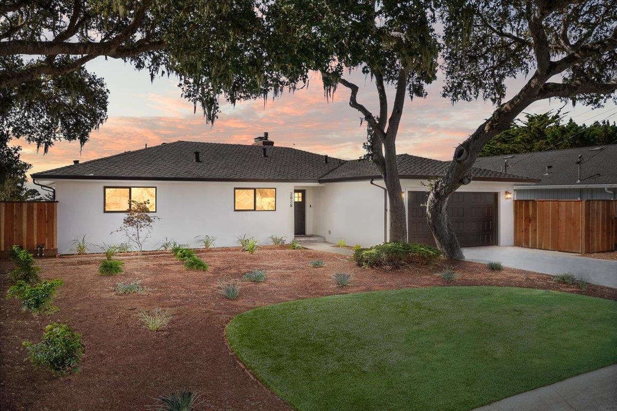 2828 Forest Hill Boulevard