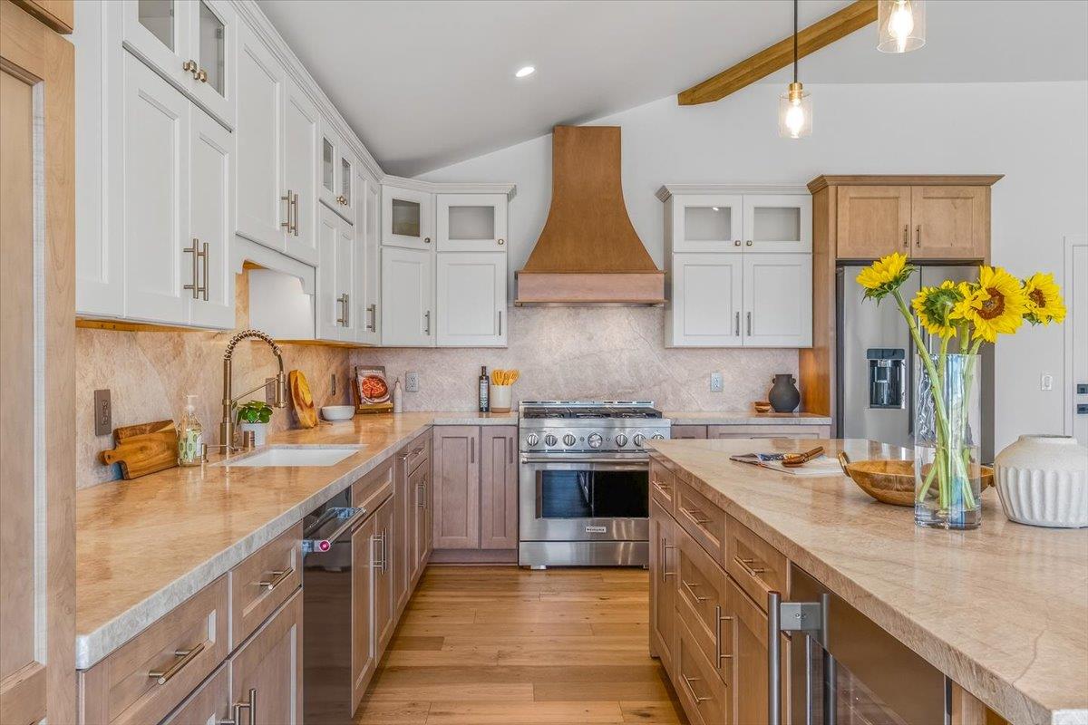 2828 Forest Hill Boulevard