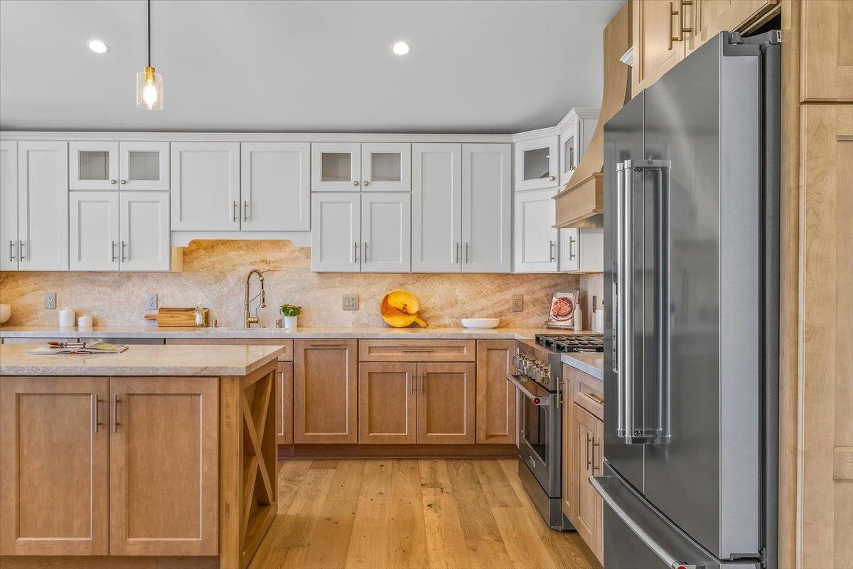 2828 Forest Hill Boulevard