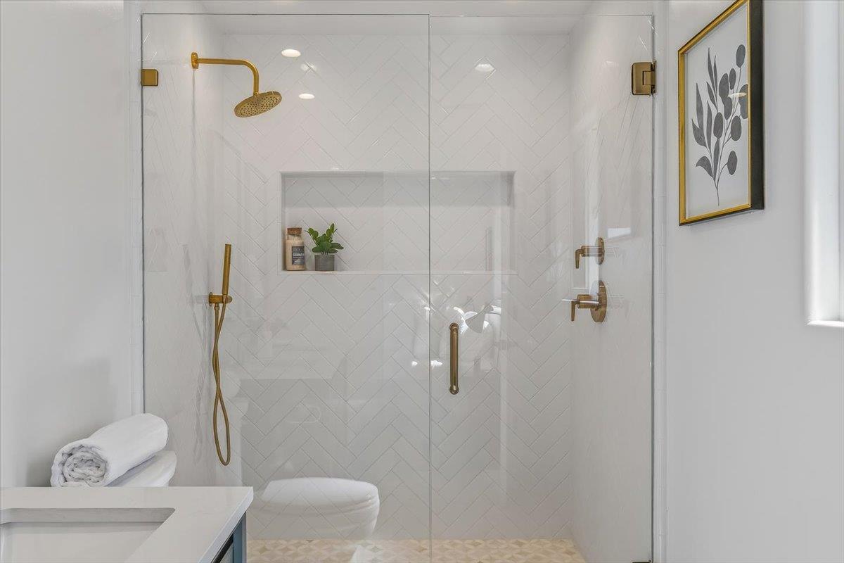 2828 Forest Hill Boulevard