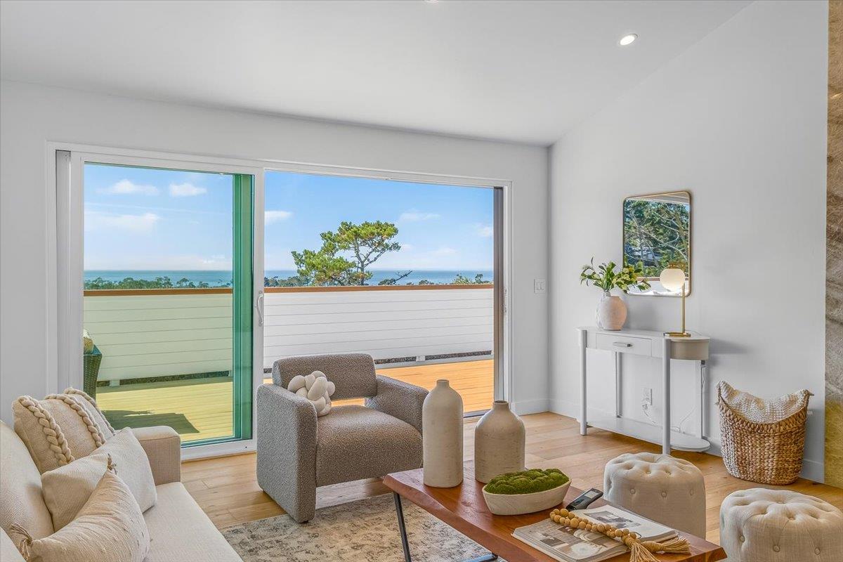 2828 Forest Hill Boulevard