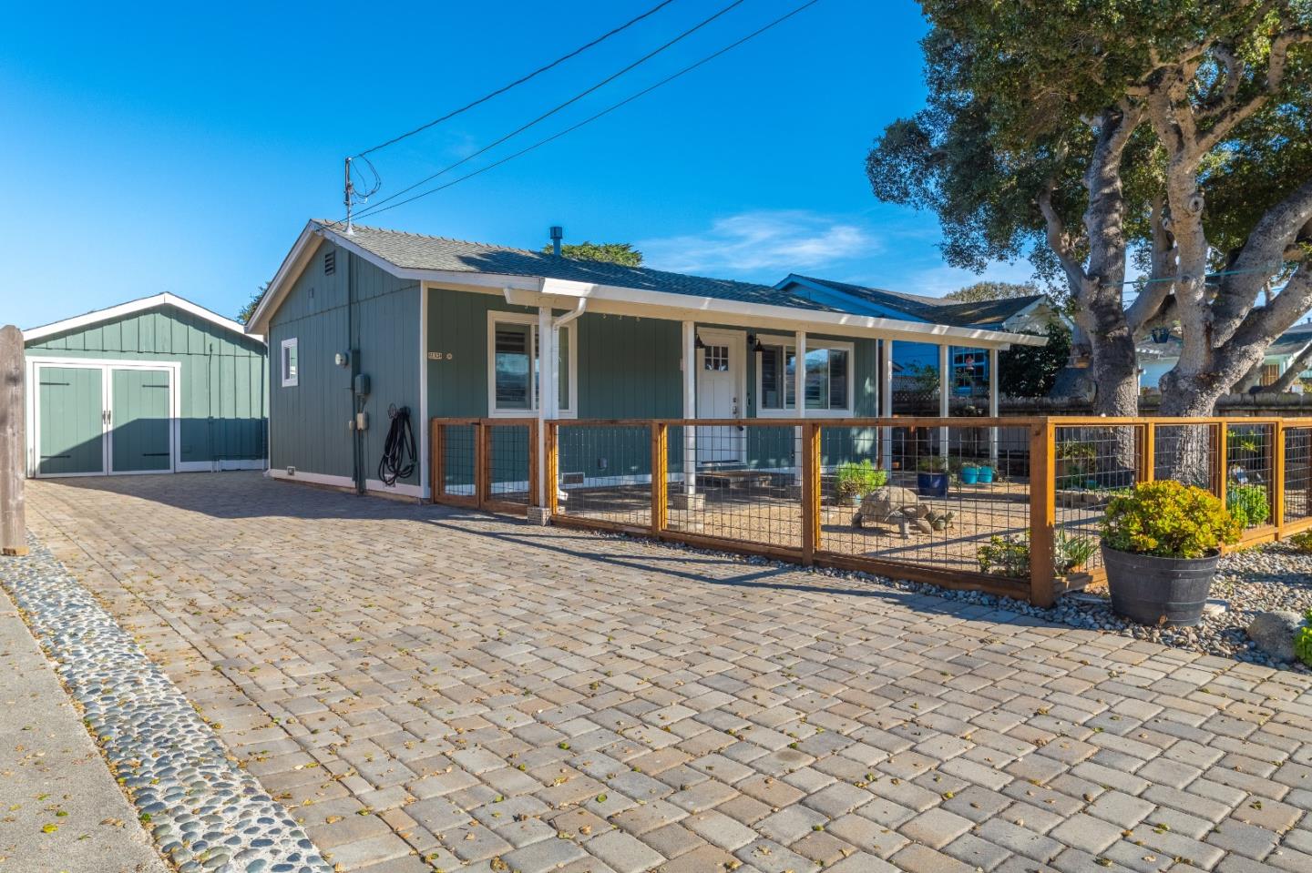 415 Hannon Avenue