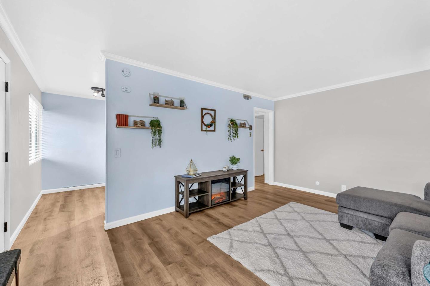 500 Glenwood Circle 313