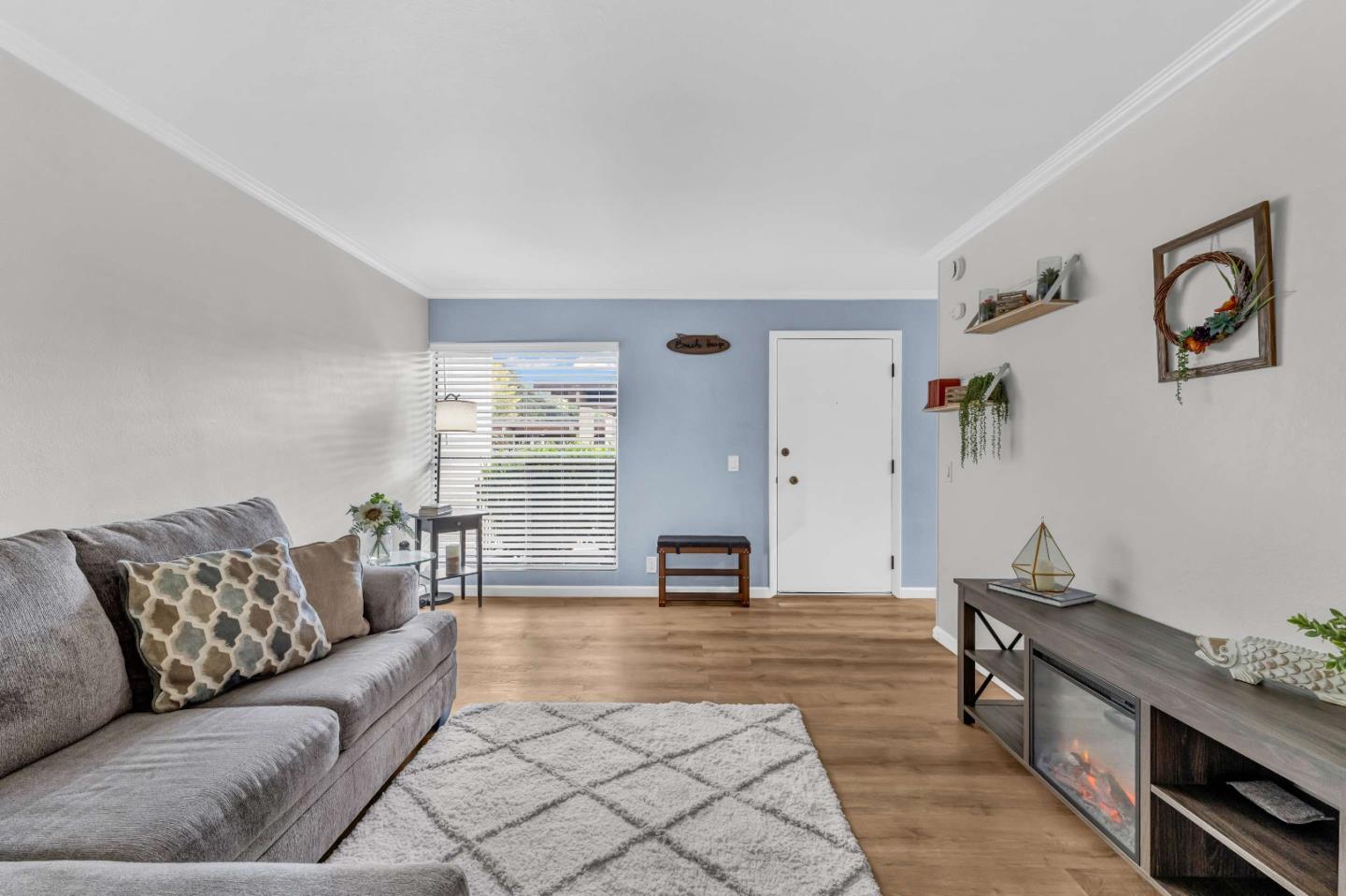 500 Glenwood Circle 313