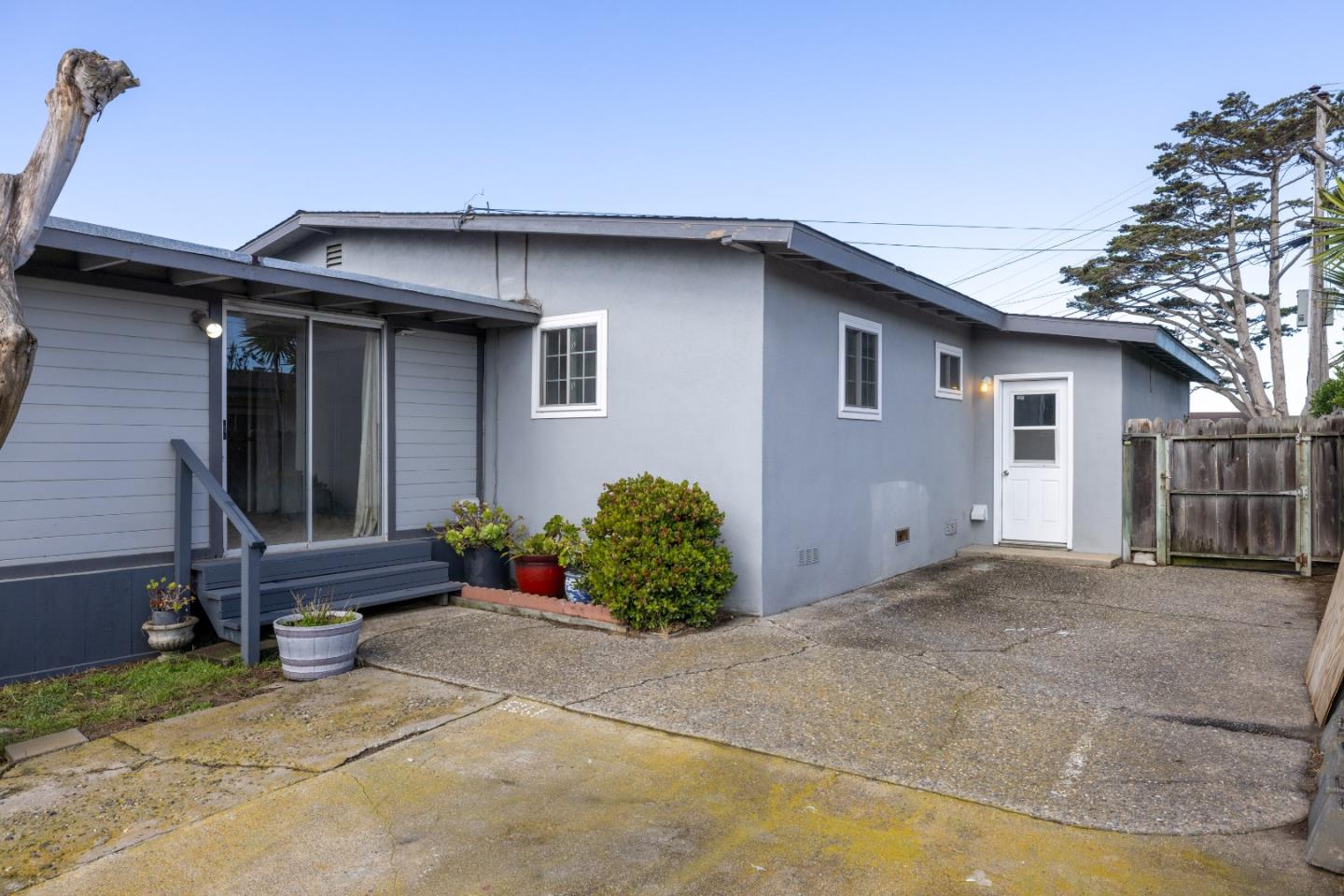 3092 Zanetta DR