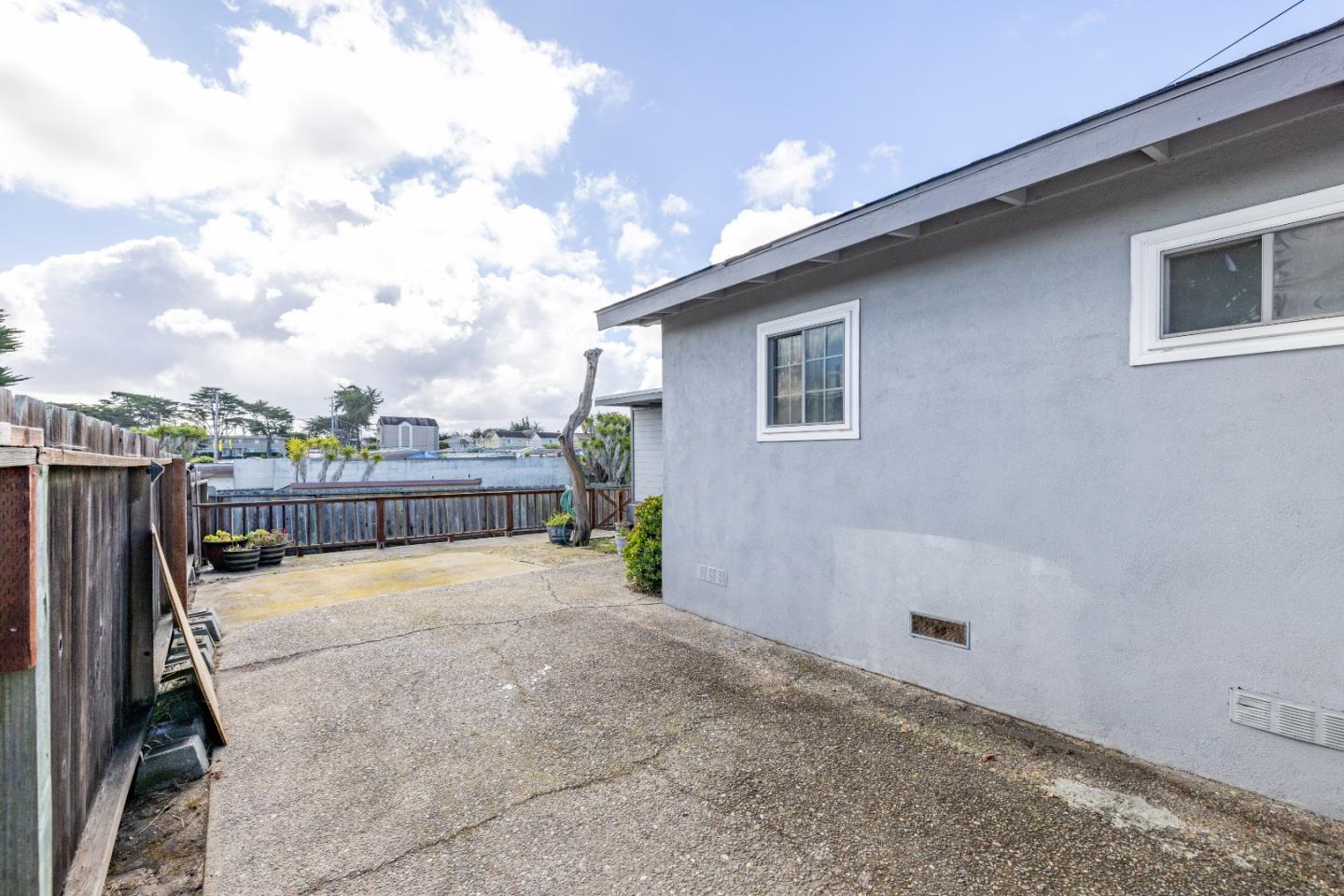 3092 Zanetta DR