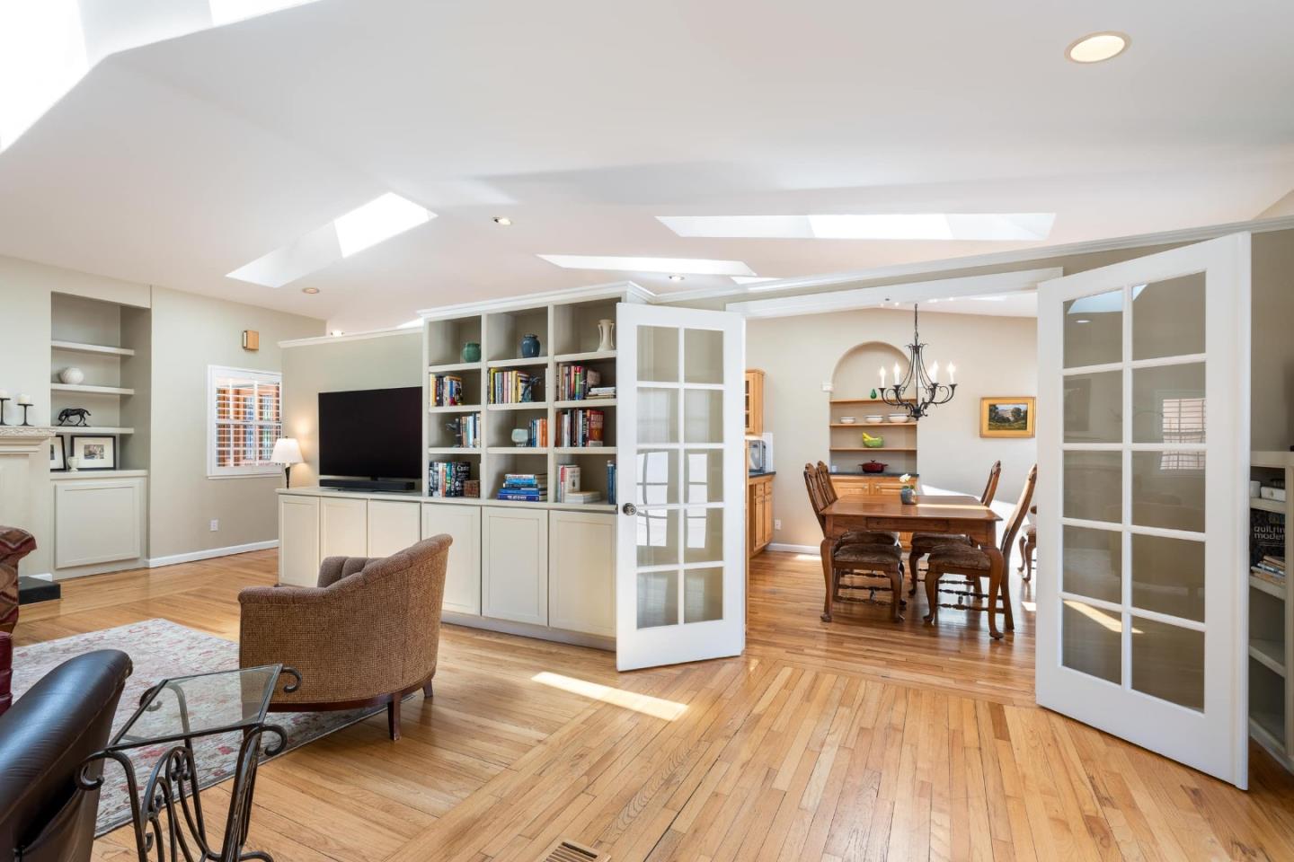 932 Monterey Circle
