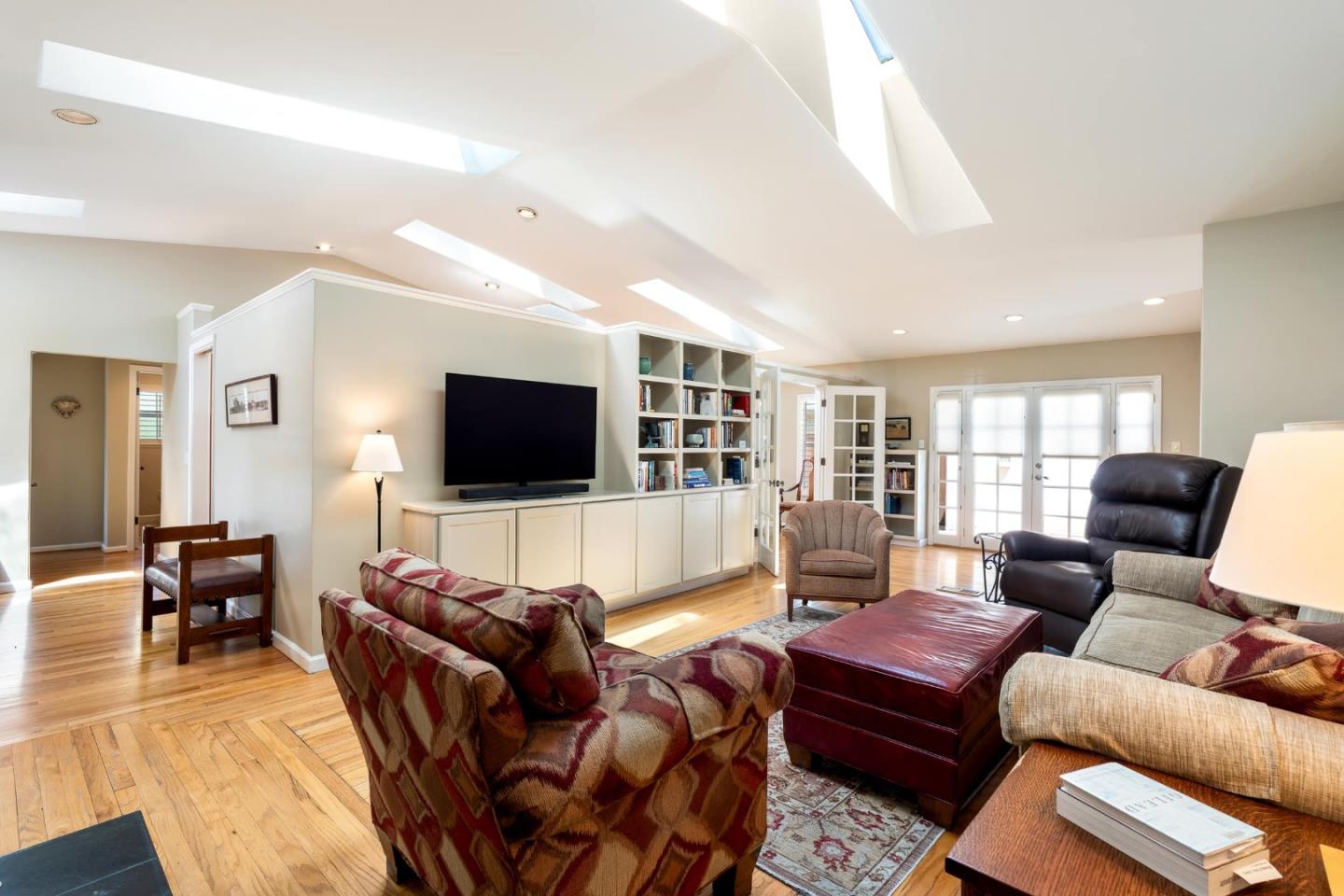 932 Monterey Circle