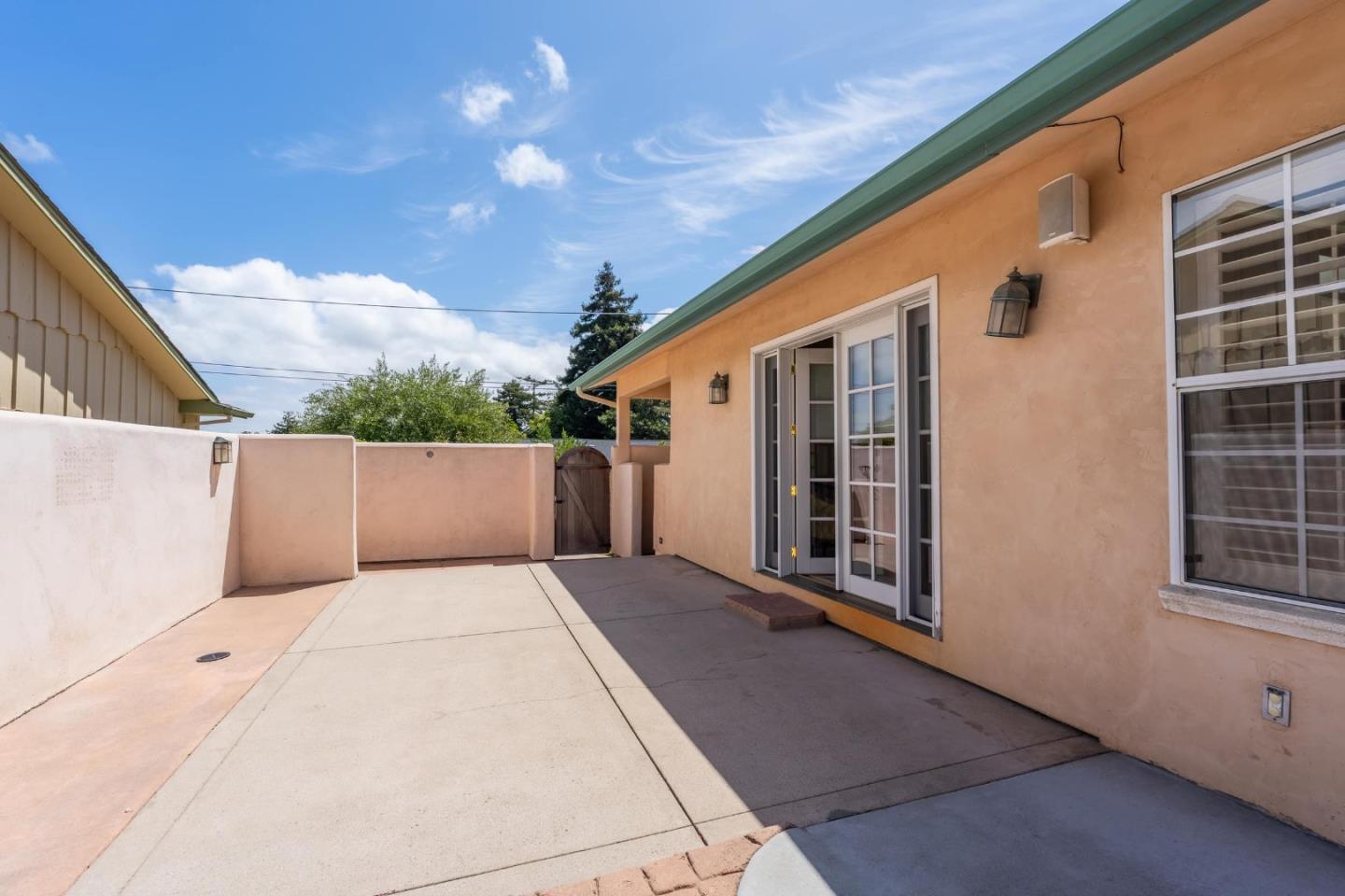 932 Monterey Circle