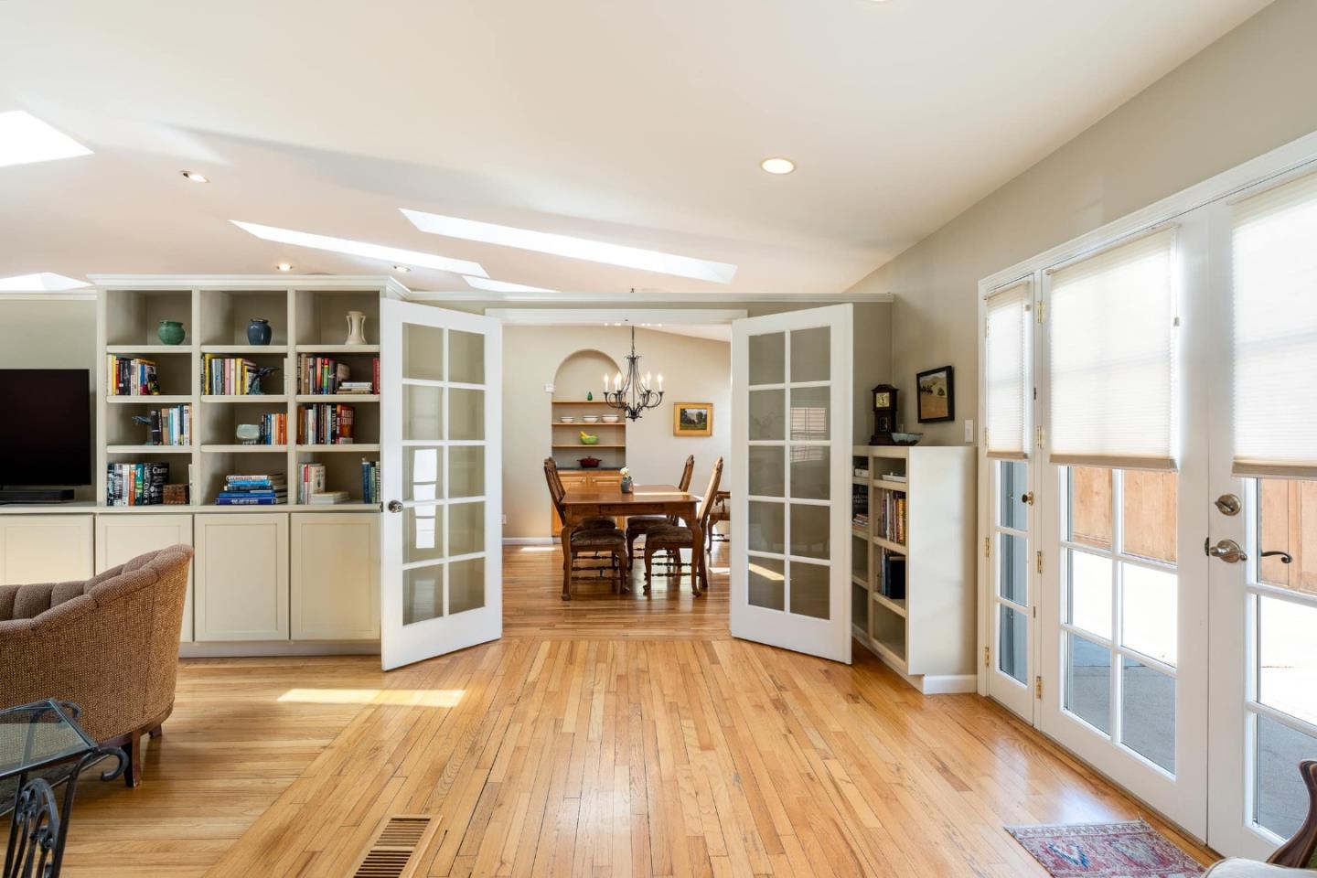 932 Monterey Circle