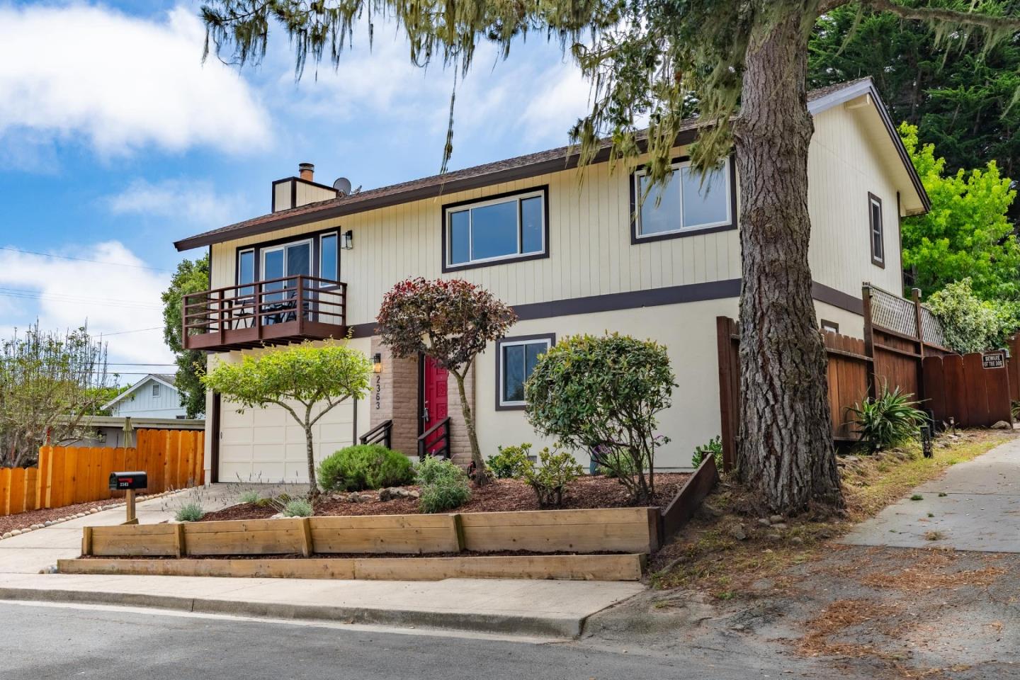 2363 Irving AVE