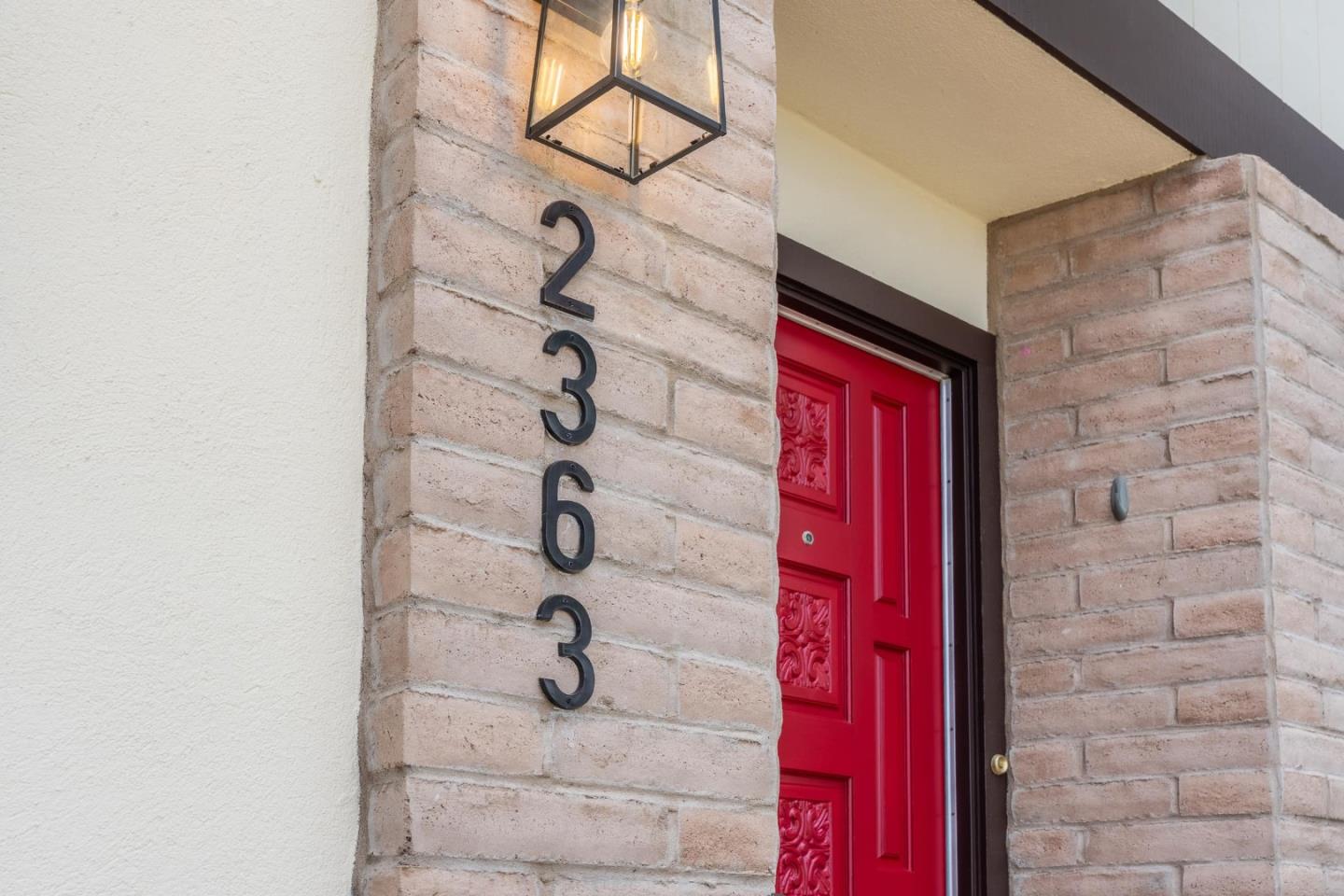 2363 Irving AVE