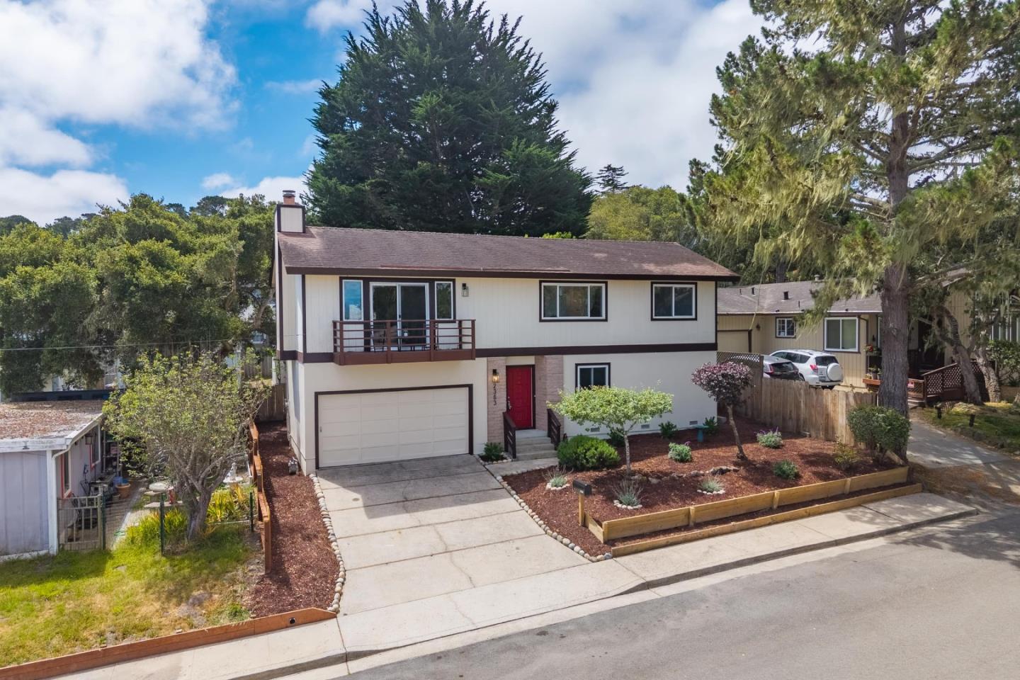 2363 Irving AVE