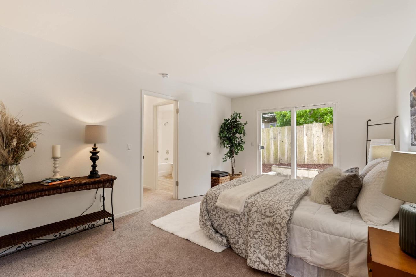 2363 Irving AVE
