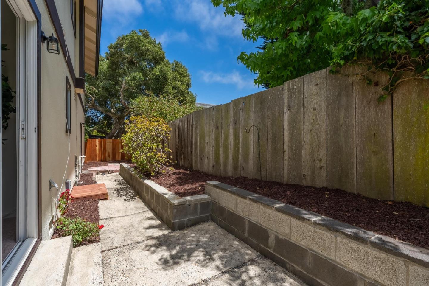 2363 Irving AVE