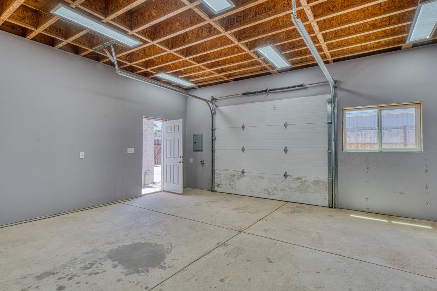 2085 Buchanan ST