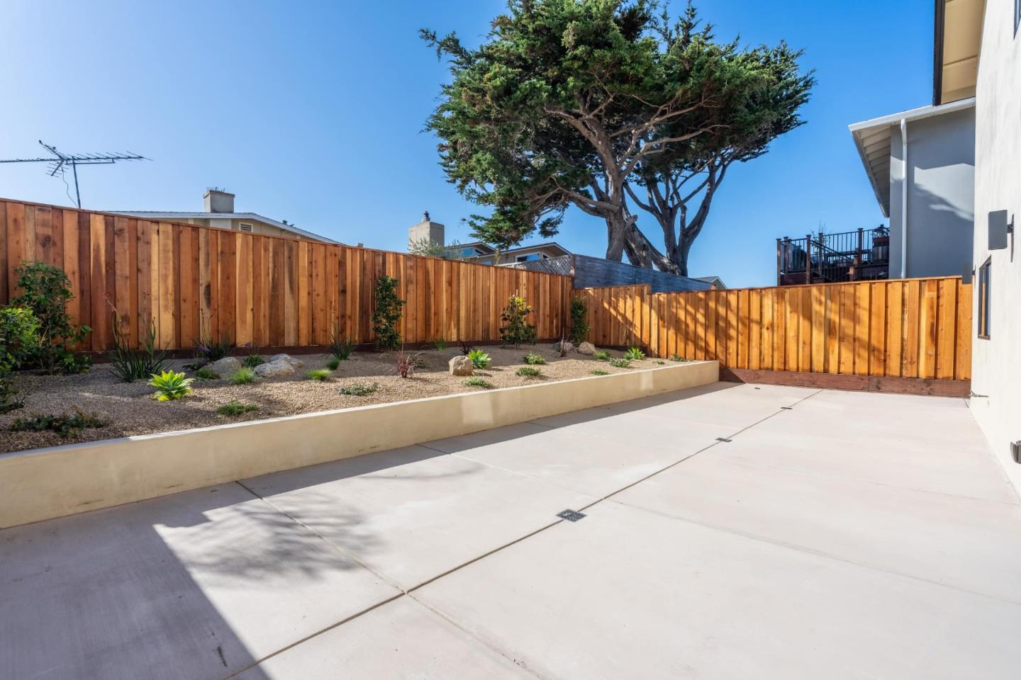 146 Seafoam AVE