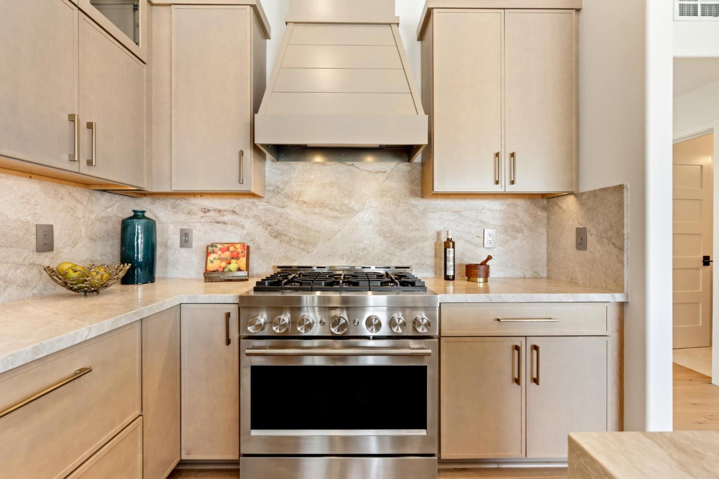 146 Seafoam AVE