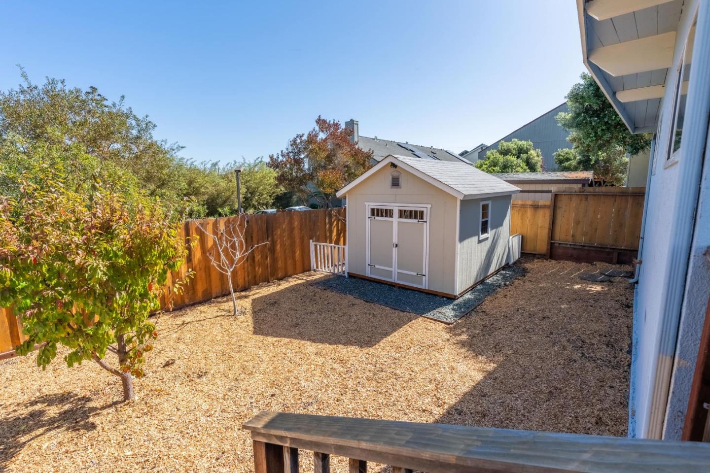 553 English AVE