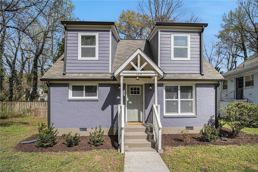 169 Woodbine Circle SE