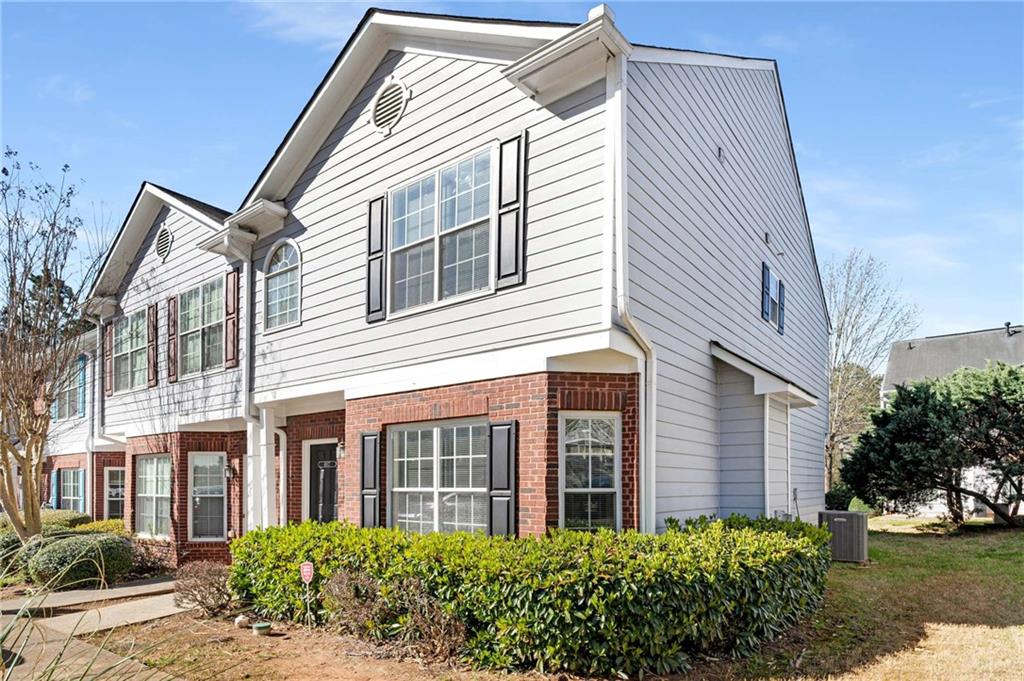 4917 Walden Lake Square